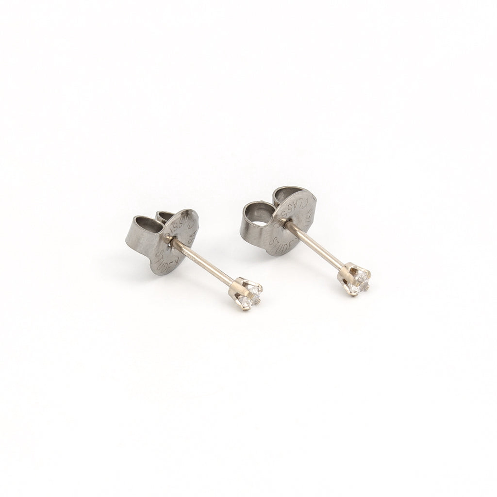 Prong Set Cubic Zirconia System 75™ Piercing Studs