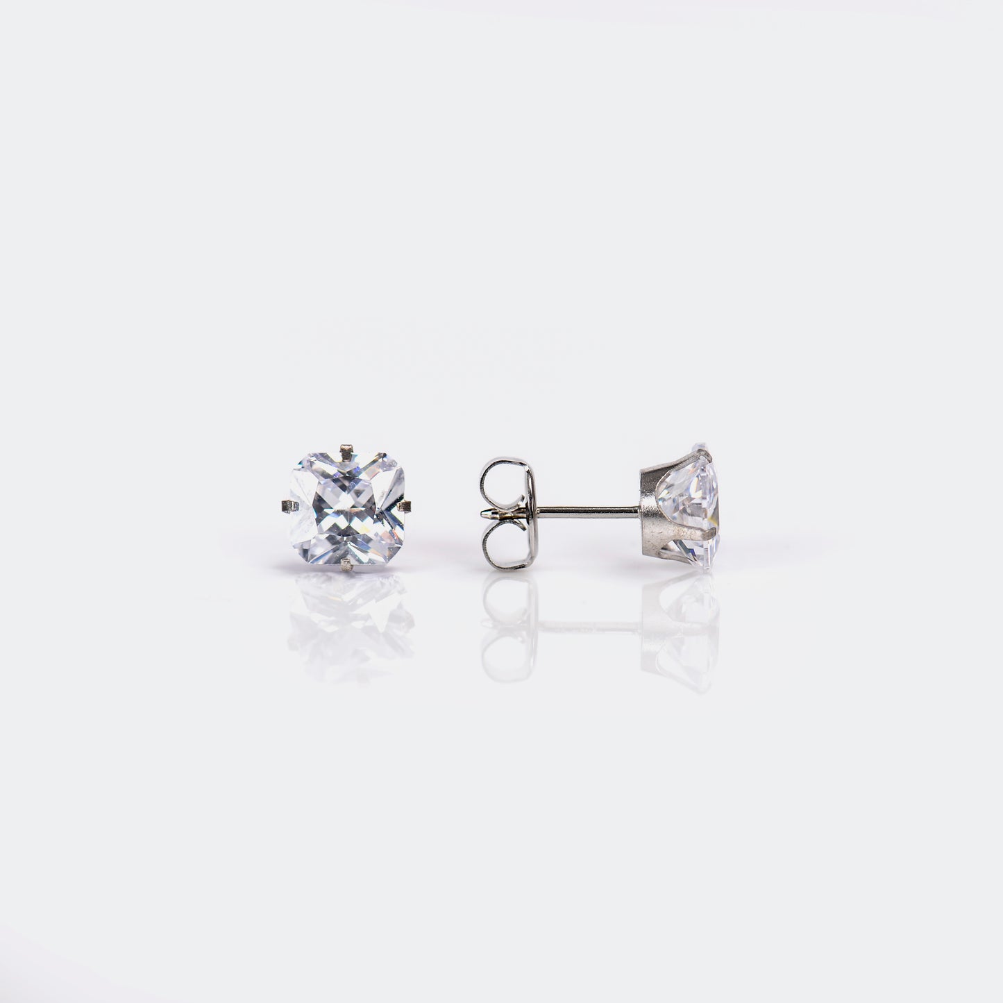 Prong Setting Princess-Cut System 75™ Piercing Studs