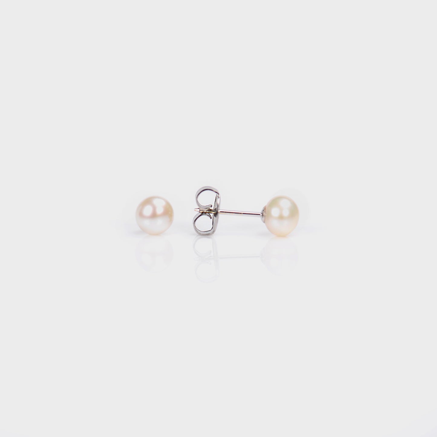 Genuine Pearl System 75™ Piercing Studs