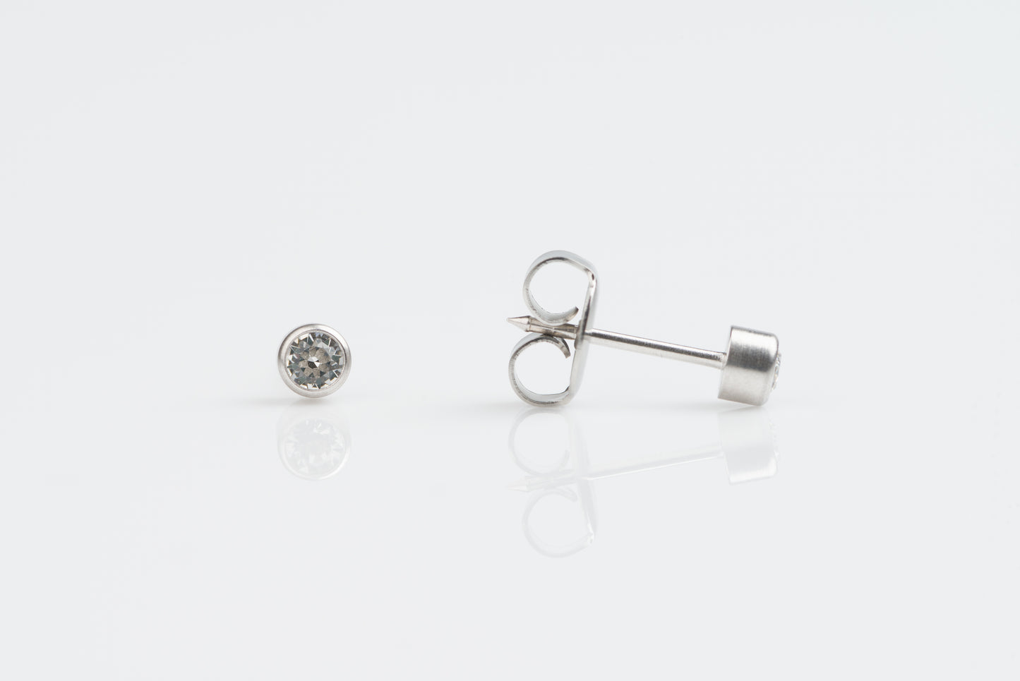 Bezel Setting System 75™ Piercing Studs