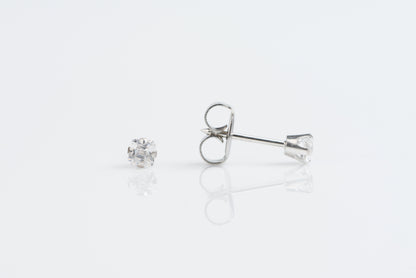 Prong Setting Princess-Cut System 75™ Piercing Studs