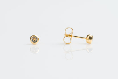 System 75™ Bezel Set Piercing Studs - 3mm - April Clear Crystal - Gold Plated