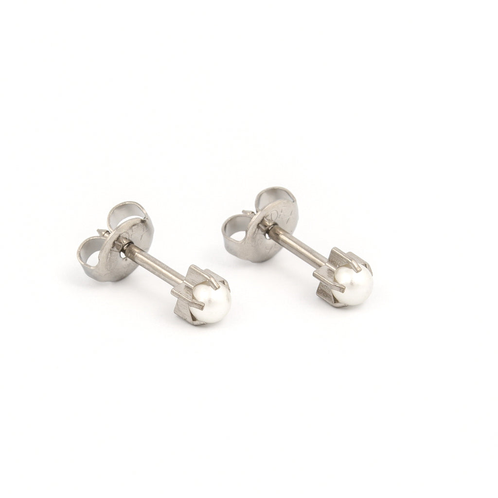 Prong-Set Pearl Universal Flatpack Piercing Studs