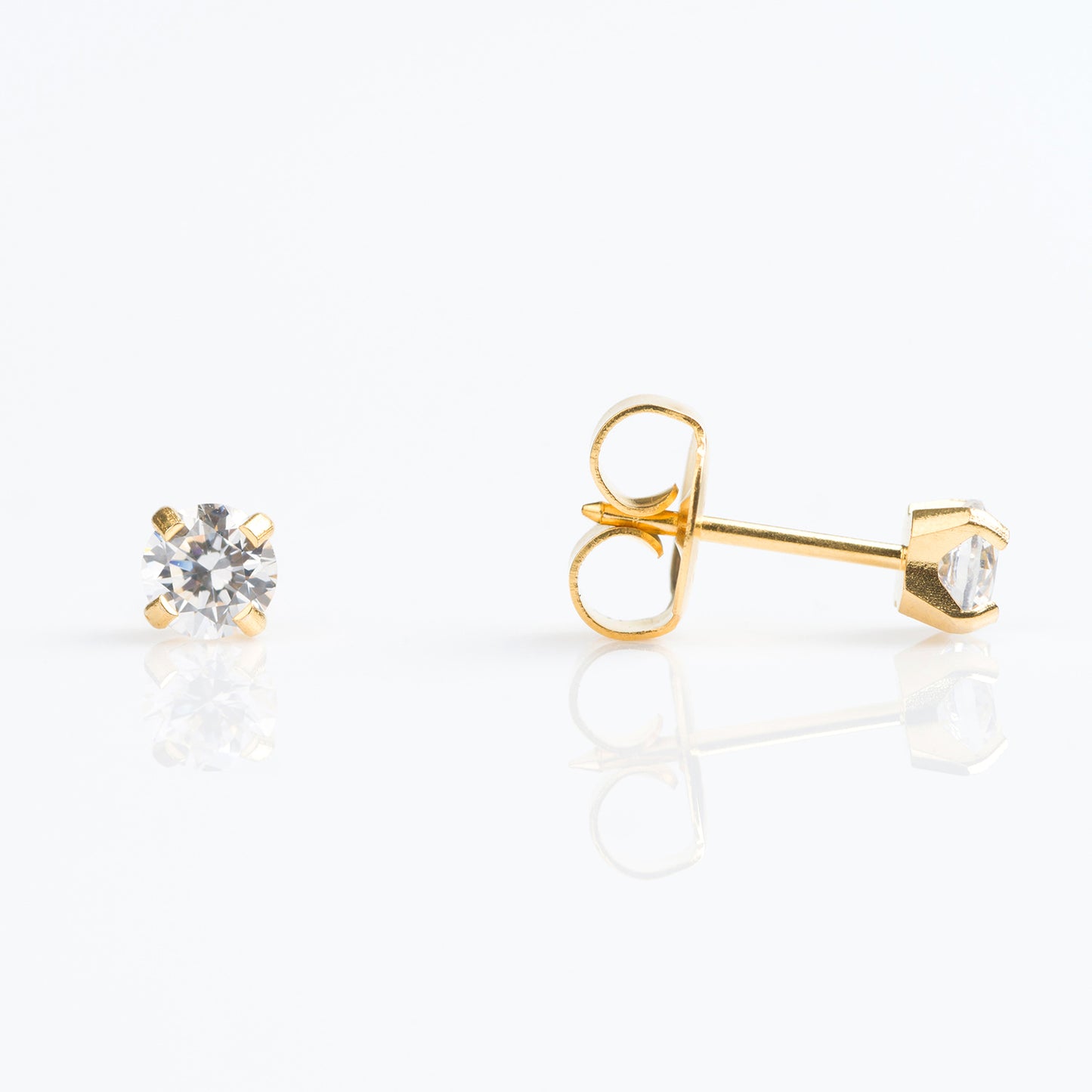 Sensitive Sterilized Prong-Set Cubic Zirconia  Fashion Studs - Clear - 4mm - Gold Plated