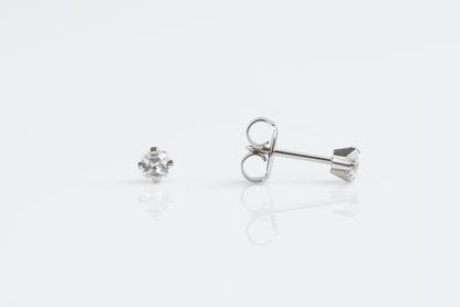 Prong Setting Princess-Cut System 75™ Piercing Studs