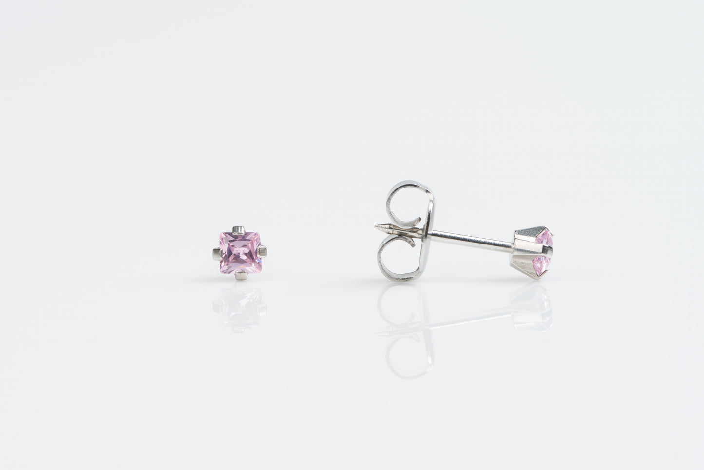 Prong Setting Princess-Cut System 75™ Piercing Studs