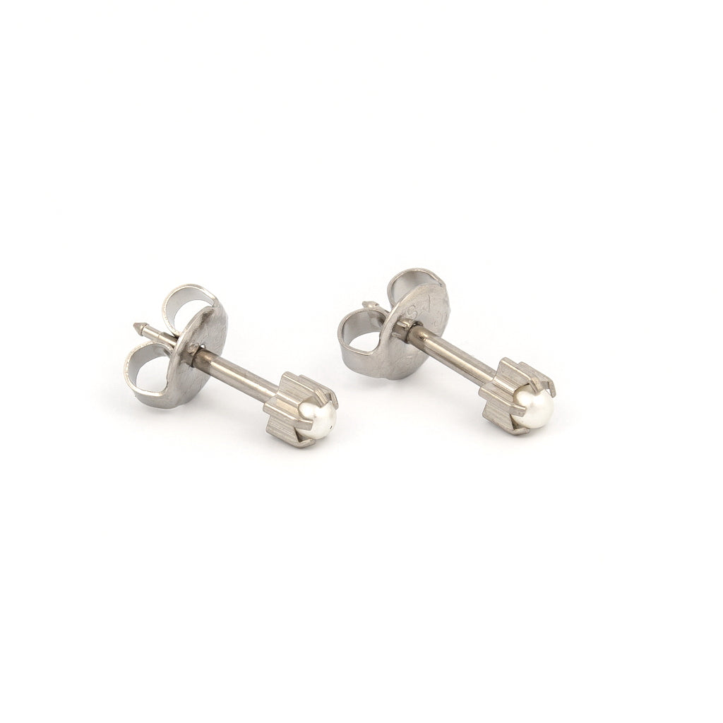 Prong-Set Pearl Universal Flatpack Piercing Studs