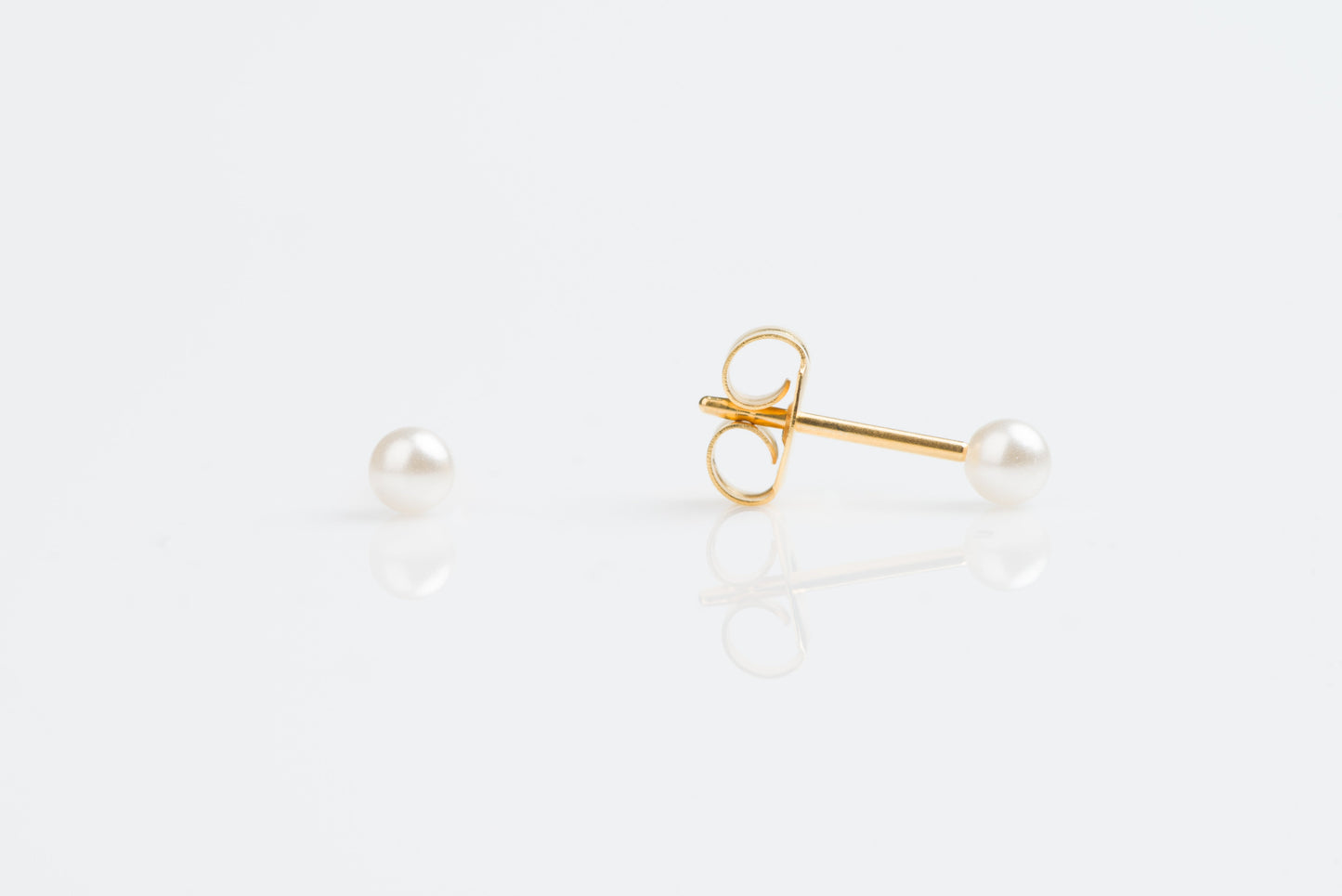 Sensitive Sterilized Prong-Set Princess-Cut Cubic Zirconia  Fashion Studs - 6x6mm - Gold Plated