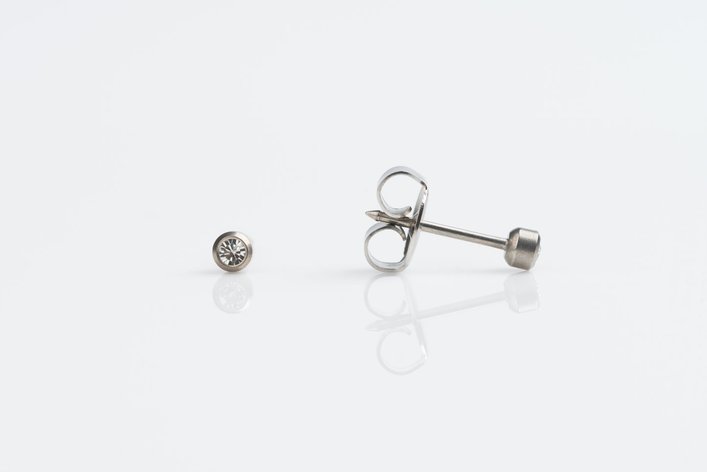 Bezel Setting System 75™ Piercing Studs