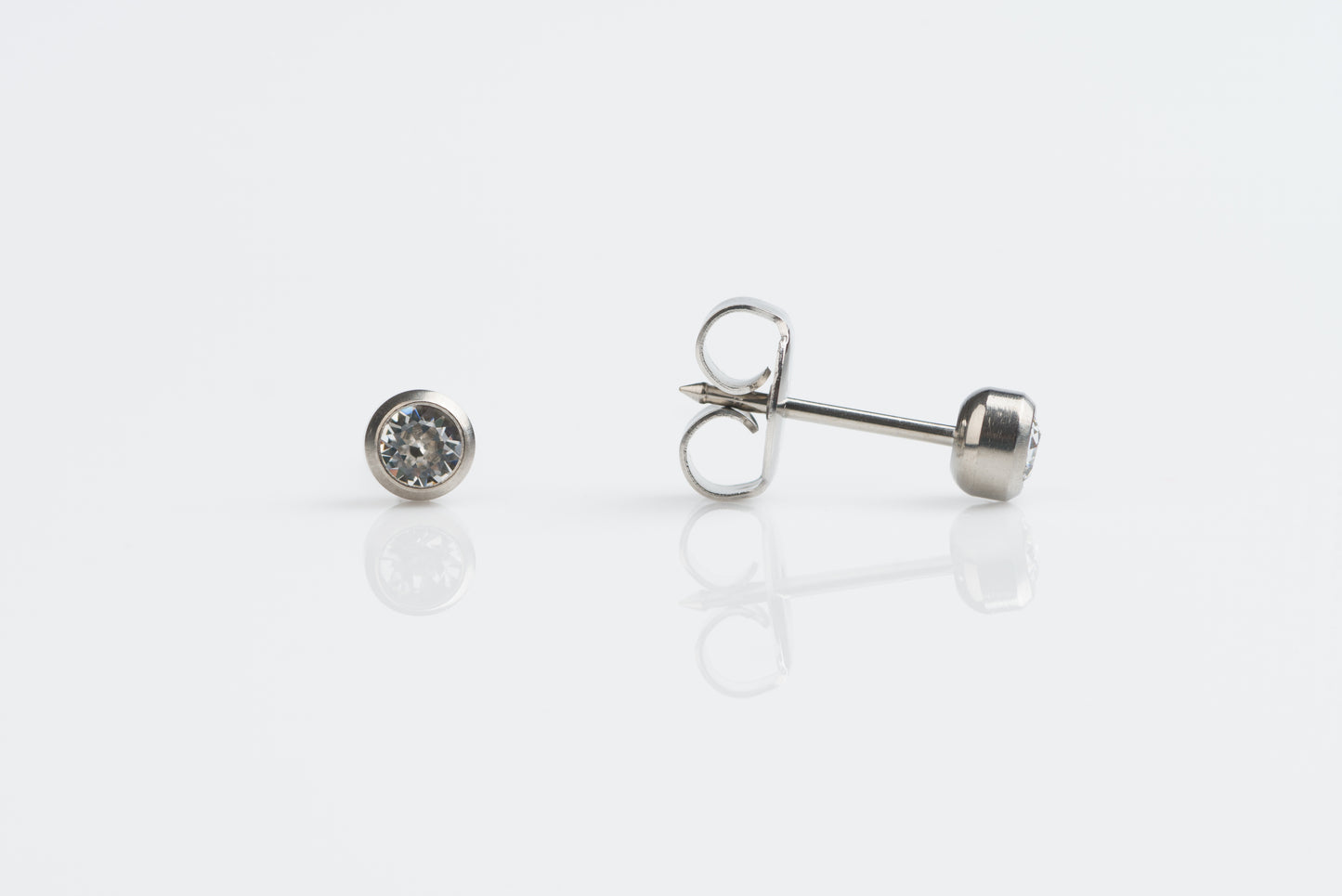 Bezel Setting System 75™ Piercing Studs