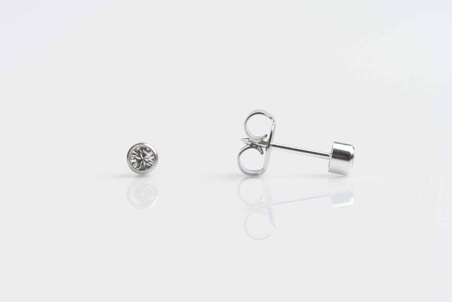 Bezel Setting System 75™ Piercing Studs