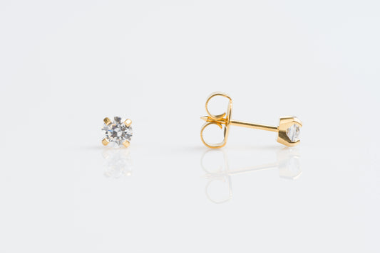 Prong-Set Cubic Zirconia Sensitive Sterilized Fashion Studs